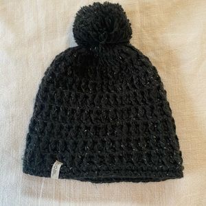 Black lined beanie